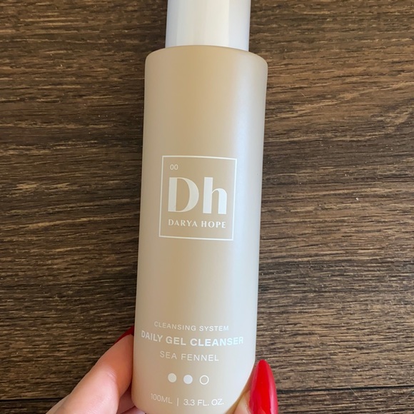 Daily Gel Cleanser - Picture 1 of 2